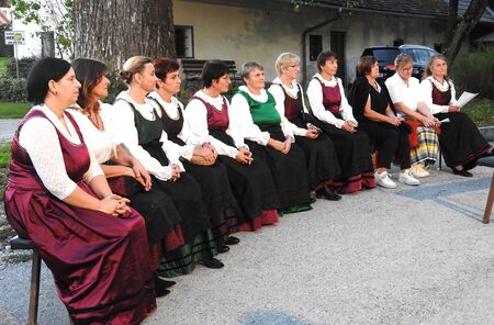 Kot gostje večera so  se predstavile žene iz Društva Kmečkih in podeželskih žena Gorenjski nagelj